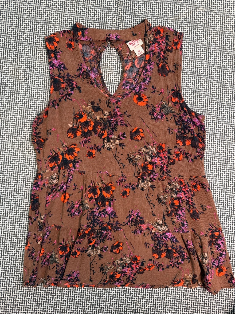 Mossimo Supply Co. Brown Floral Sleeveless Keyhole Top